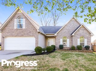 346 Clearlake Dr, La Vergne, TN 37086