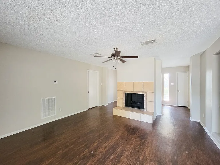 18402 Tall Cypress Dr — Photo 7