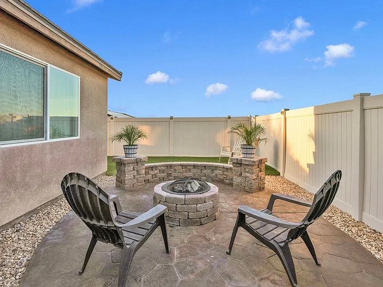 2212 Falcon Dr — Photo 11