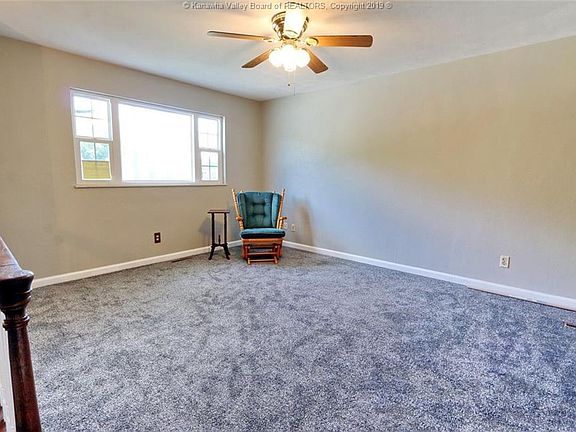 3rd image of 745 Gordon Dr