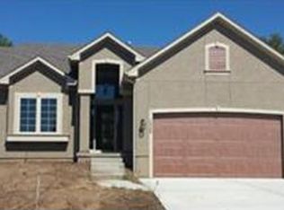 15288 Pine Rdg, Basehor, KS 66012