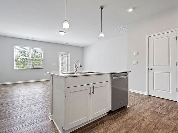 5th image of 171 Liam St