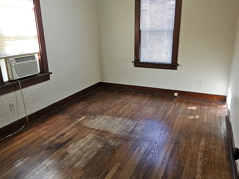 325 Burleigh Ave — Photo 11