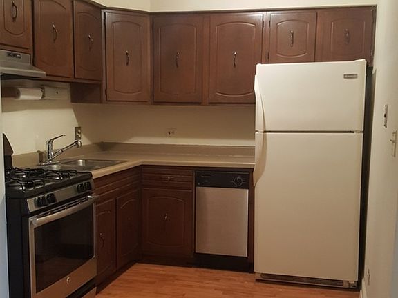 4th image of 841 Westmoreland Dr APT 8