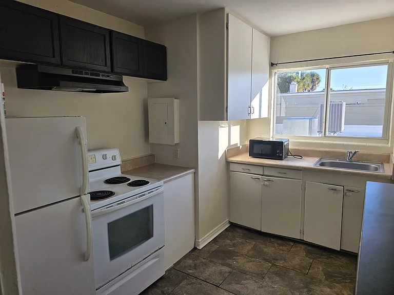 940 W International Speedway Blvd #1 — Photo 6