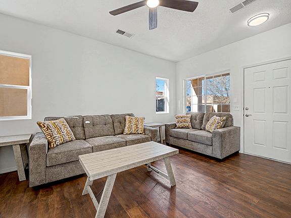 3rd image of 84 Sunset Canyon Ln