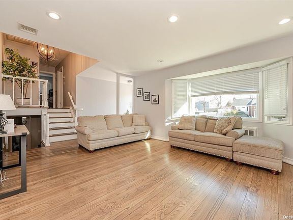 4th image of 122 W 7th St