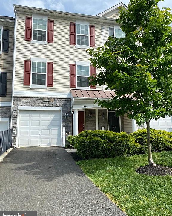 1st image of 2908 Chinkapin Oak Ln #187