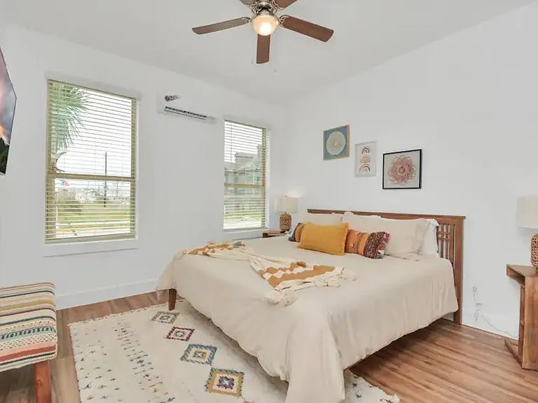 2825 Ball St #2 — Photo 7