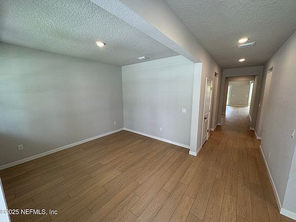 3rd image of 1745 ST PAUL Avenue