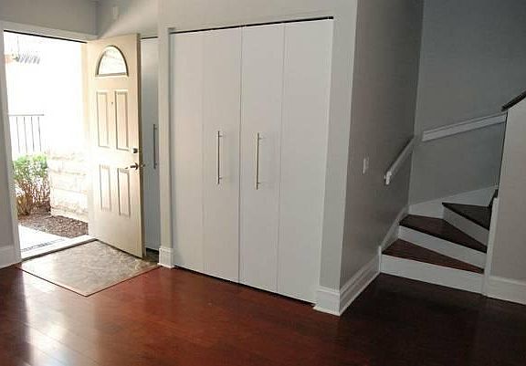 4th image of 909 W Ohio St Unit 13