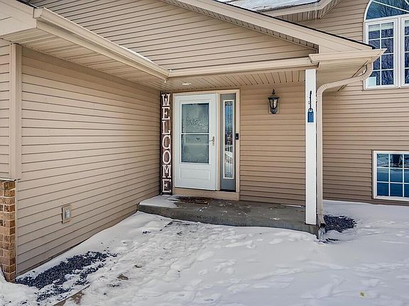 2nd image of 817 Sunrise Ln