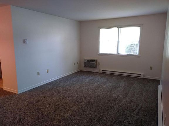 4th image of 475 E 5th Ave