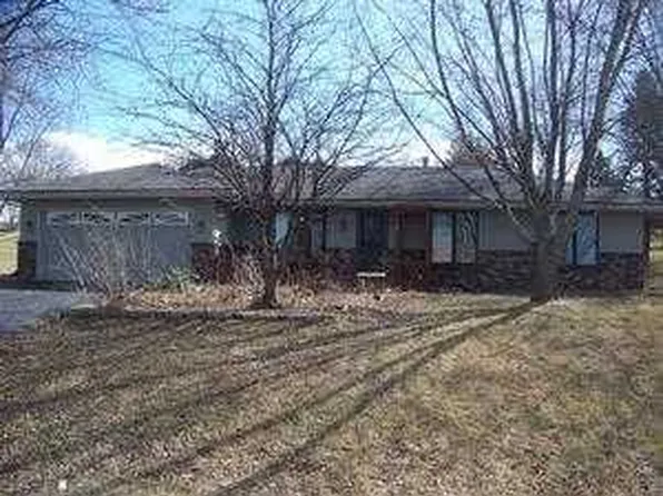 6241 Walnut Grove Rd, Loves Park, IL 61111