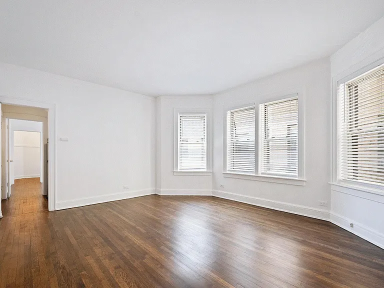 3030 N. Sheridan Road — Photo 22