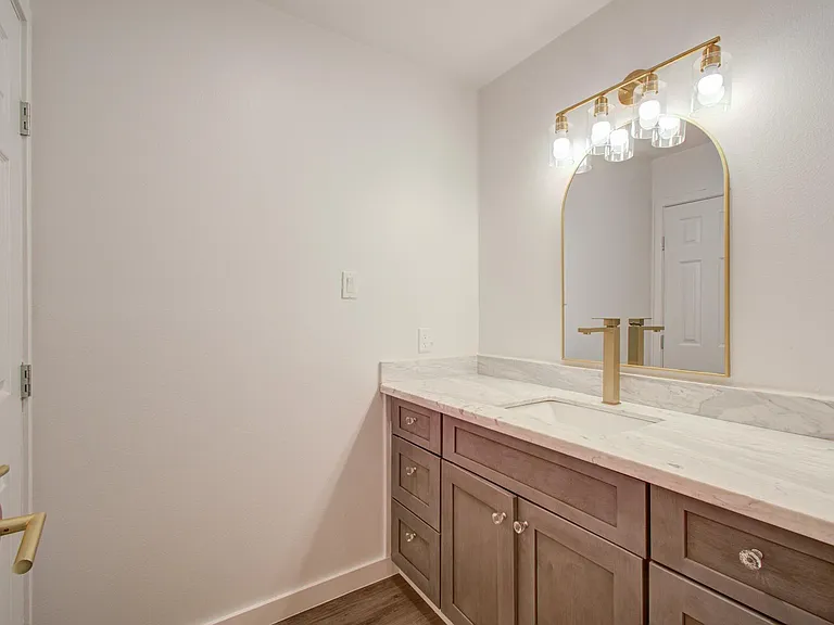 523 Brandon Rd — Photo 20