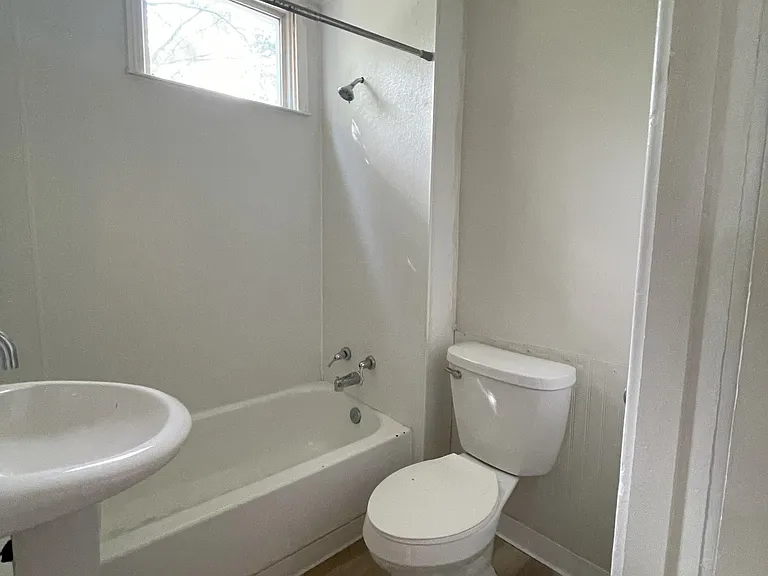 281 S Warren Ave #279 — Photo 3