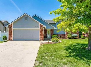 1809 N Columbine St, Andover, KS 67002
