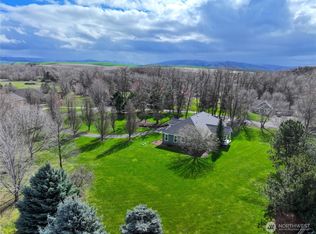 236 Looking Glass Rd, Walla Walla, WA 99362