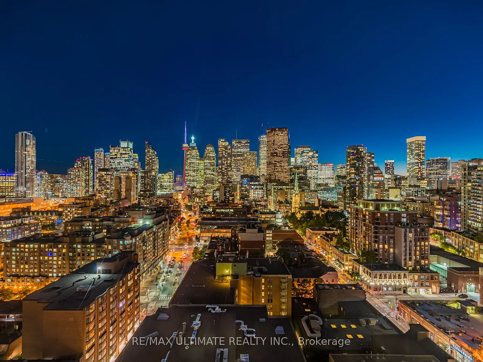 St. Lawrence Condos — Photo 2