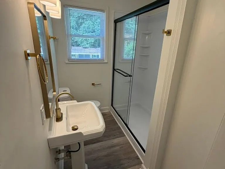 905 Riverside Dr — Photo 12