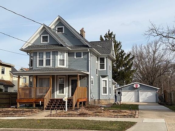 3rd image of 1214 Laurel Ave