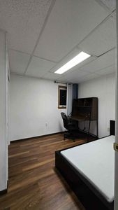 (Undisclosed Address), Des Moines, WA, 98198