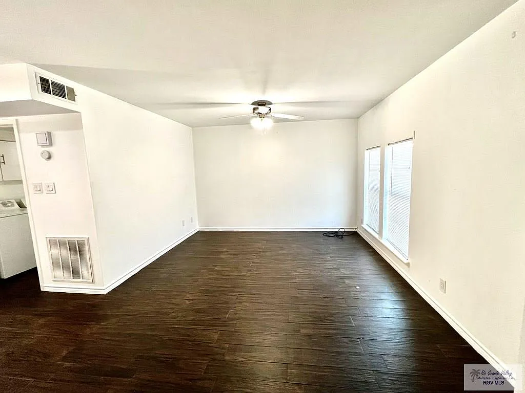 2 bed, 2.5 bath, 1330 sqft, $1,500 — Photo 4