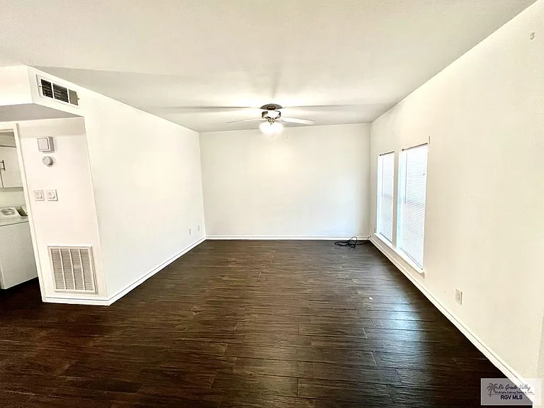 3908 Las Palmas Cir — Photo 4