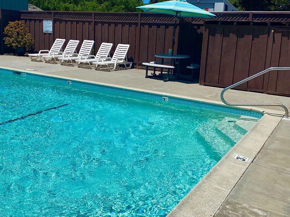 2nd image of 2333 Portola Dr APT 29