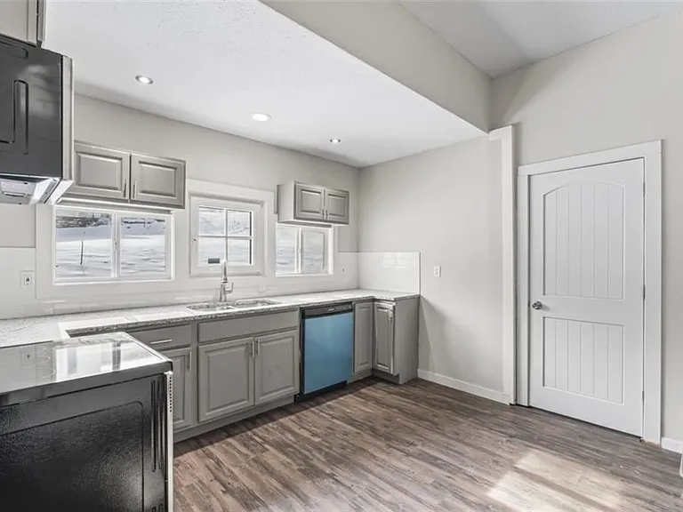 314 Grand Ave — Photo 10