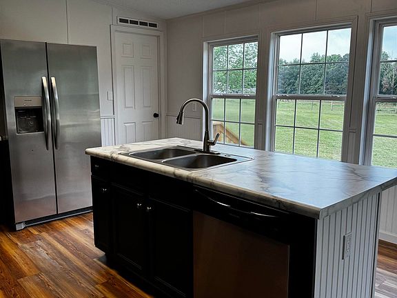 3rd image of 130 Hollis Rd
