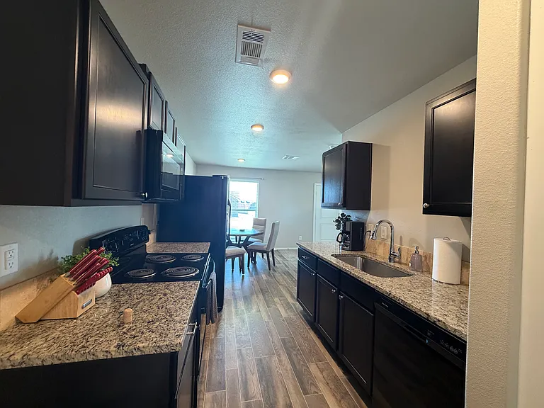2608 Winfield Ave — Photo 24