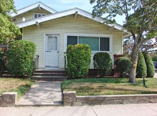 1156 Plainfield St, Johnston, RI 02919
