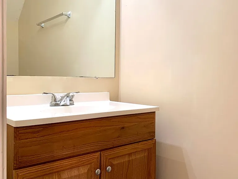 811 Flyer Ct — Photo 8