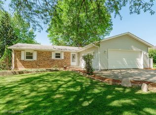 22W403 Teakwood Dr, Glen Ellyn, IL
