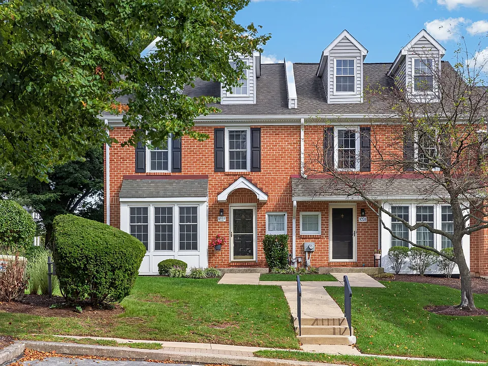1027 Harriman Ct