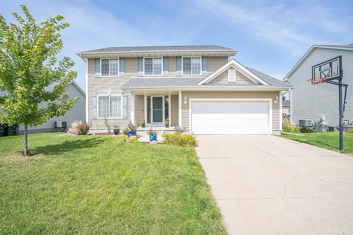 Building Photo - 655 SE Wood Creek Dr