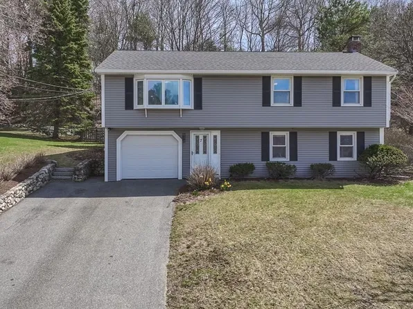 7 Briarwood Rd, Woburn, MA 01801
