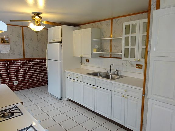 3rd image of 1934 Bristol Cir