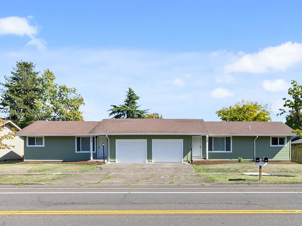210 NE Conifer Blvd #210