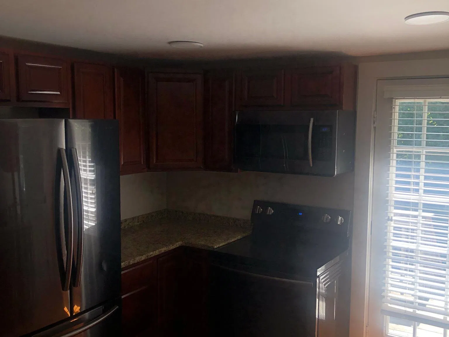 2 bed, 1000 sqft, $2,500 — Photo 3