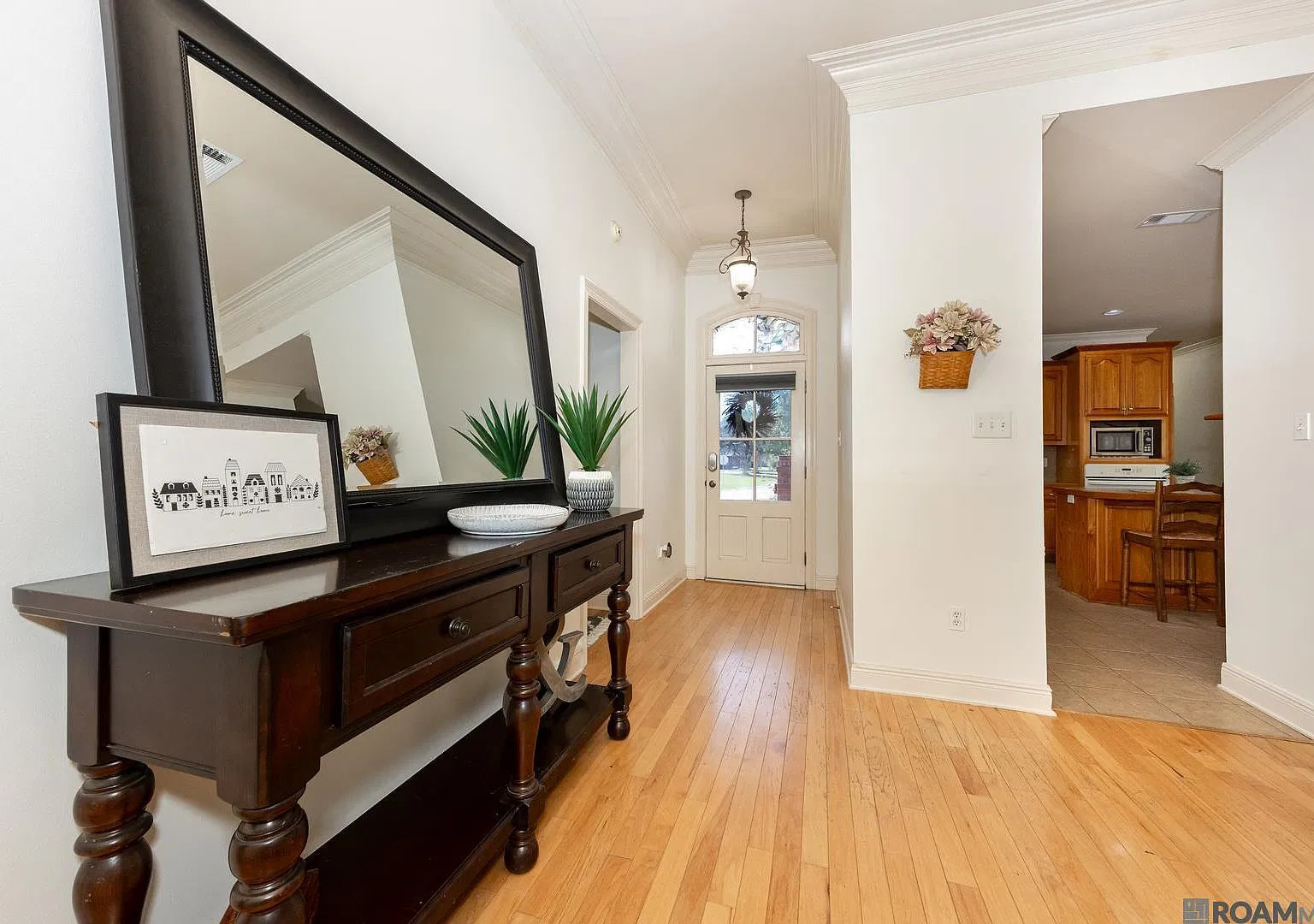 4 bed, 1976 sqft, $2,900 — Photo 3