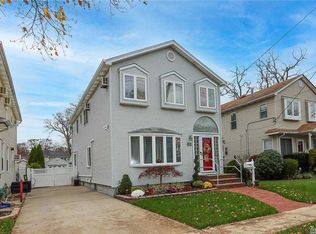 126 Commonwealth Ave, Merrick, NY 11566