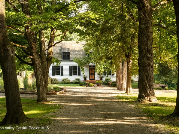 33 Broad Street, Kinderhook, NY 12106