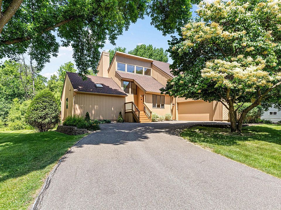 1st image of 15604 White Pine Dr