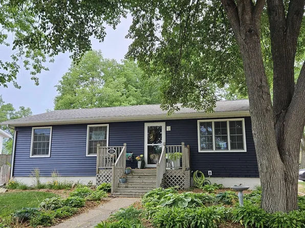 233 Doyle Dr, Evansdale, IA 50707