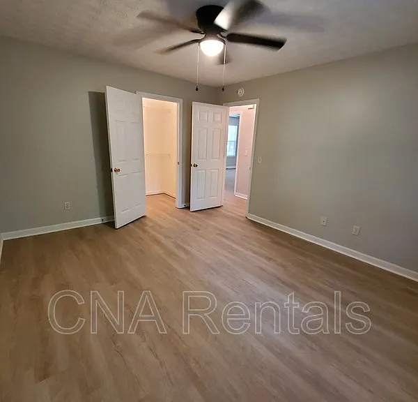 215 Green Acre Ln #B — Photo 8