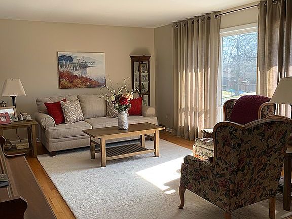 3rd image of 6417 Forestview Dr
