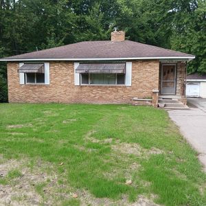 906 W Belle Ave, Saint Charles, MI, 48655